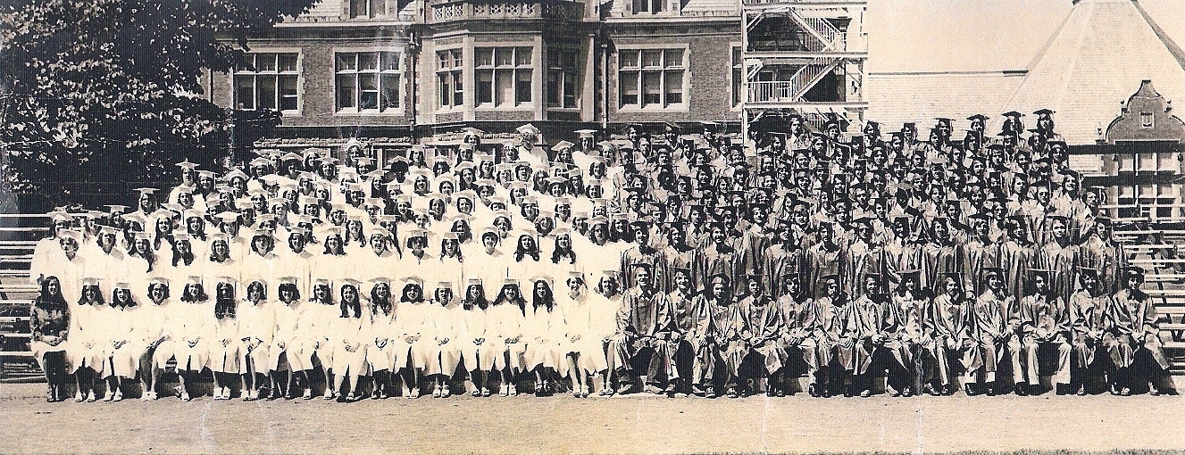 Class of 1976 group photo